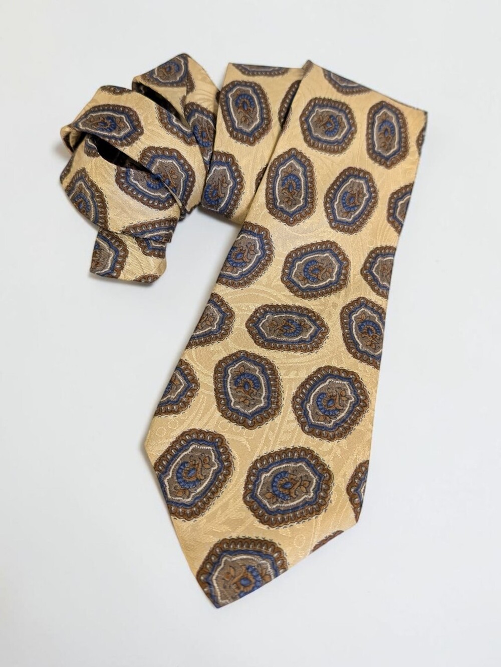 Vintage Geoffrey Beene All Silk Tie Made In USA 58"